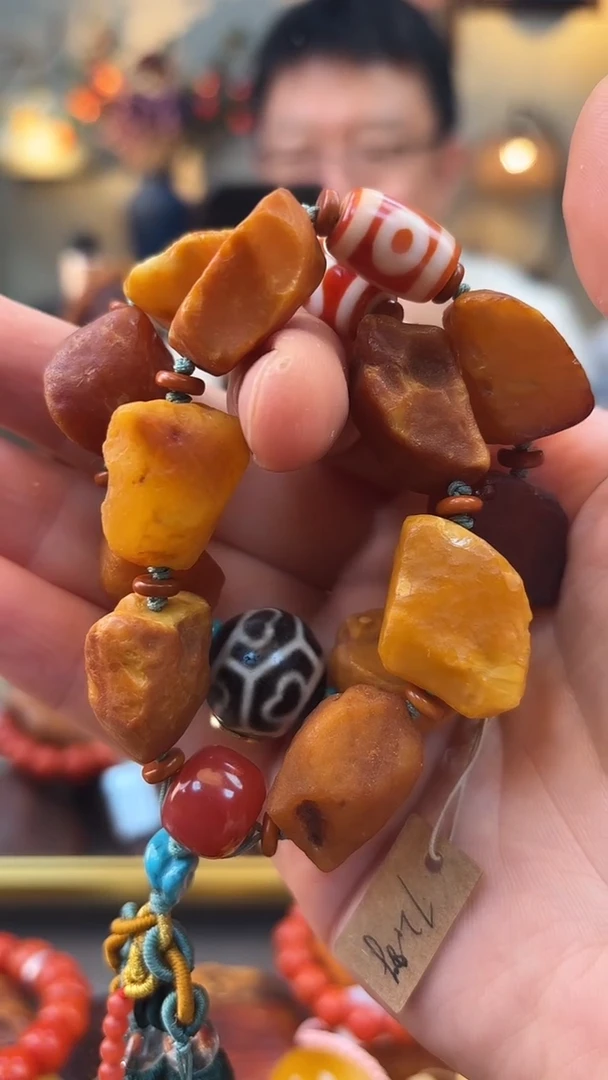 未镶嵌颈饰琥珀手持