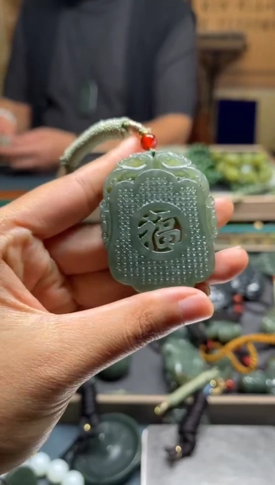 颈饰未镶嵌和田玉拍一发一