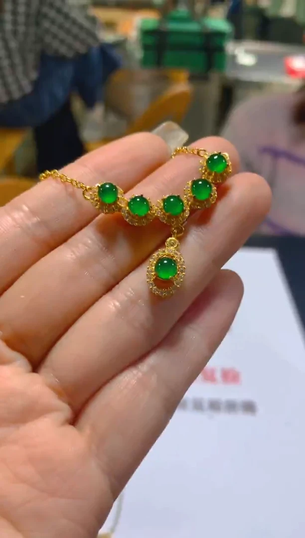 颈饰未镶嵌翡翠多样性发一