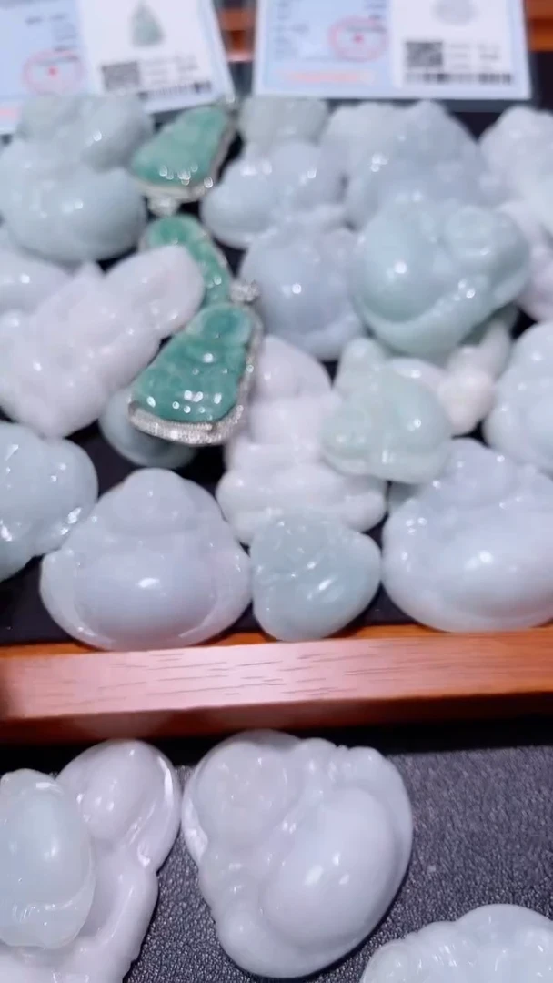 翡翠未镶嵌吊坠(赠链)翡翠A货020