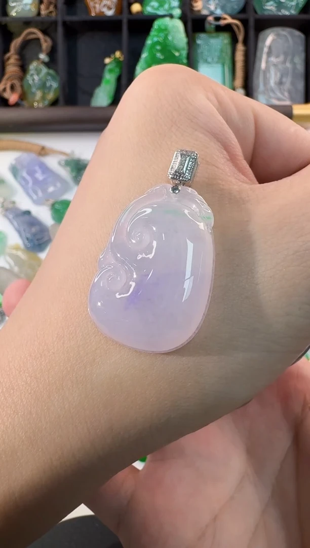 颈饰18K金镶嵌翡翠缅甸A货翡翠