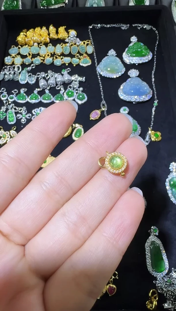 【闪购商品】翡翠吊坠(不含链)银S925镶嵌多宝