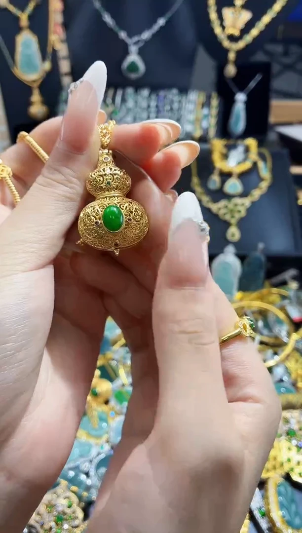 翡翠未镶嵌吊坠(不含链)天然翡翠a货 多样性发其一