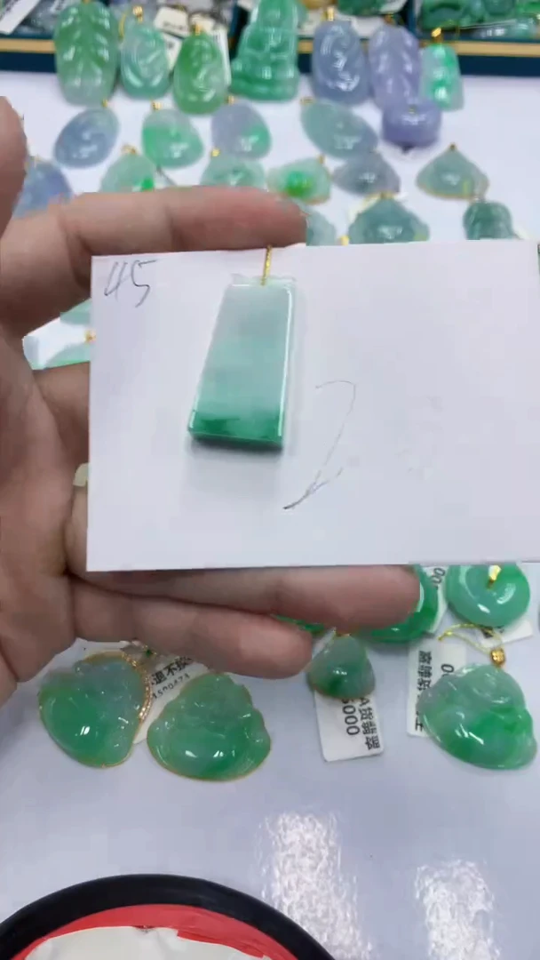 颈饰未镶嵌翡翠天然缅甸翡翠A货