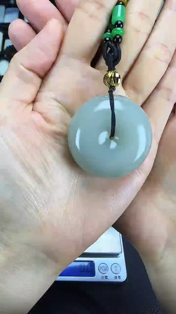 颈饰未镶嵌和田玉平安扣