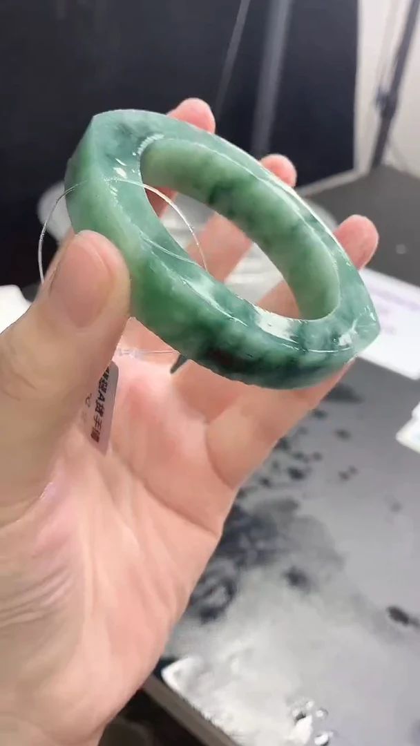 【闪购商品】定制翡翠手镯未镶嵌18 51-53贵