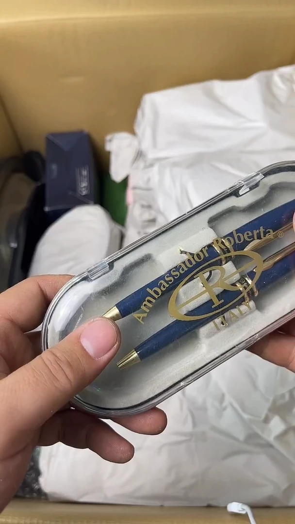 杨**航日瓷回流蓝色圆珠笔