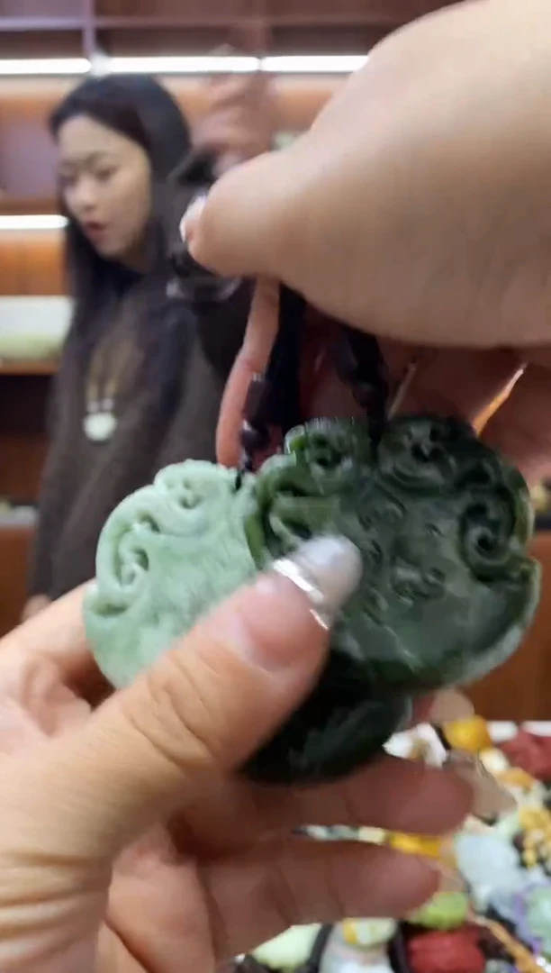 未镶嵌岫玉吊坠多样性发其一