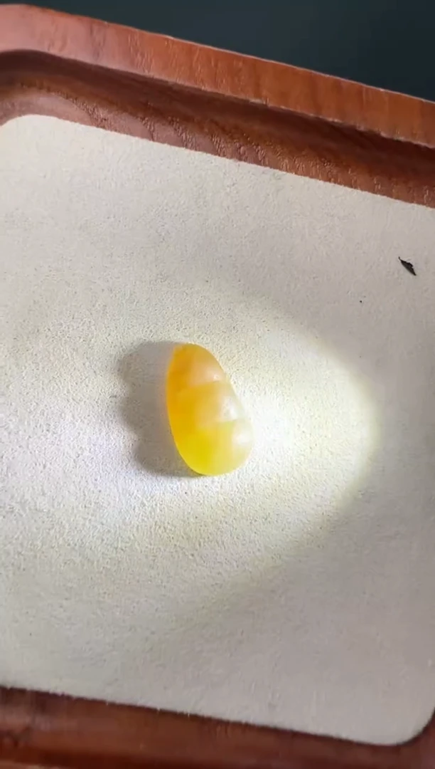 定制翡翠未镶嵌满冰黄福豆