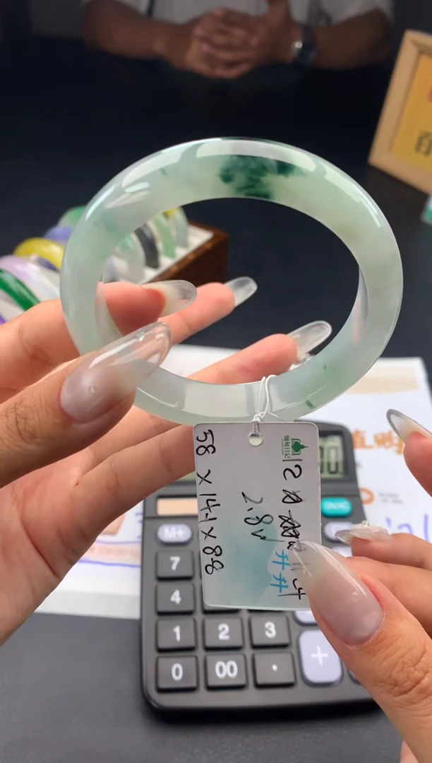 未镶嵌手镯翡翠翡翠自带#送人#，假一赔三