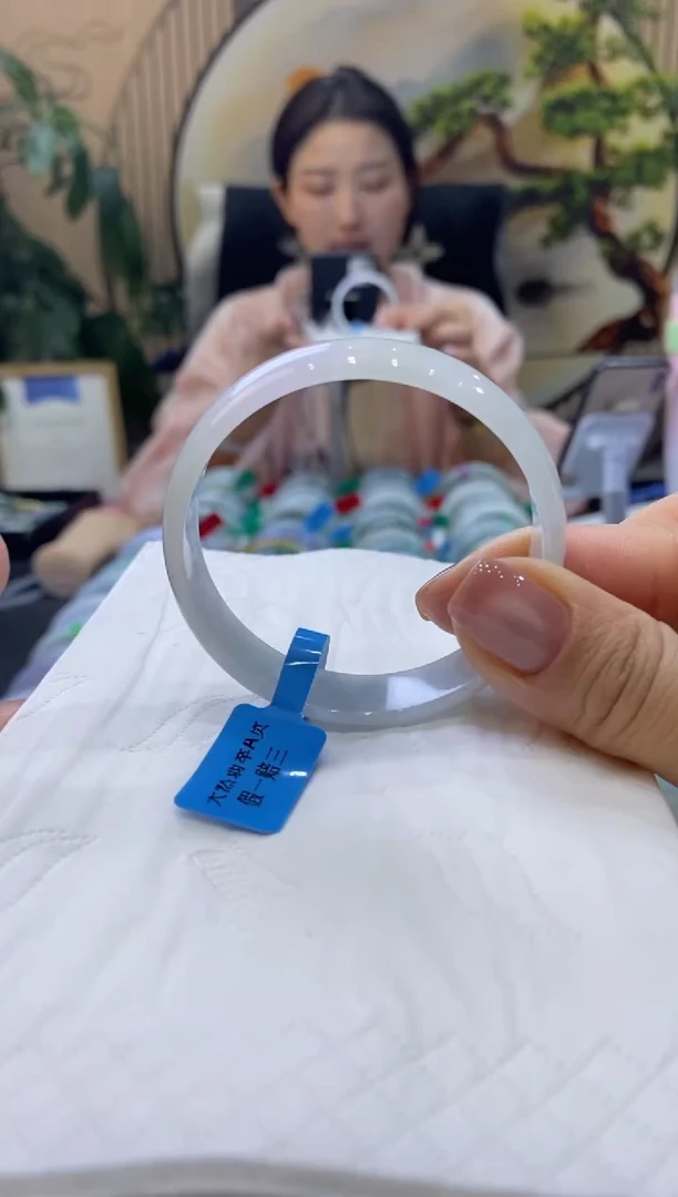 【闪购商品】翡翠手镯未镶嵌99903825