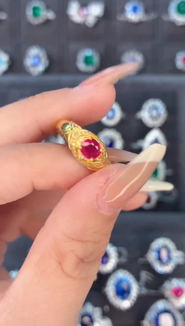 18K金镶嵌戒指红宝石-无烧