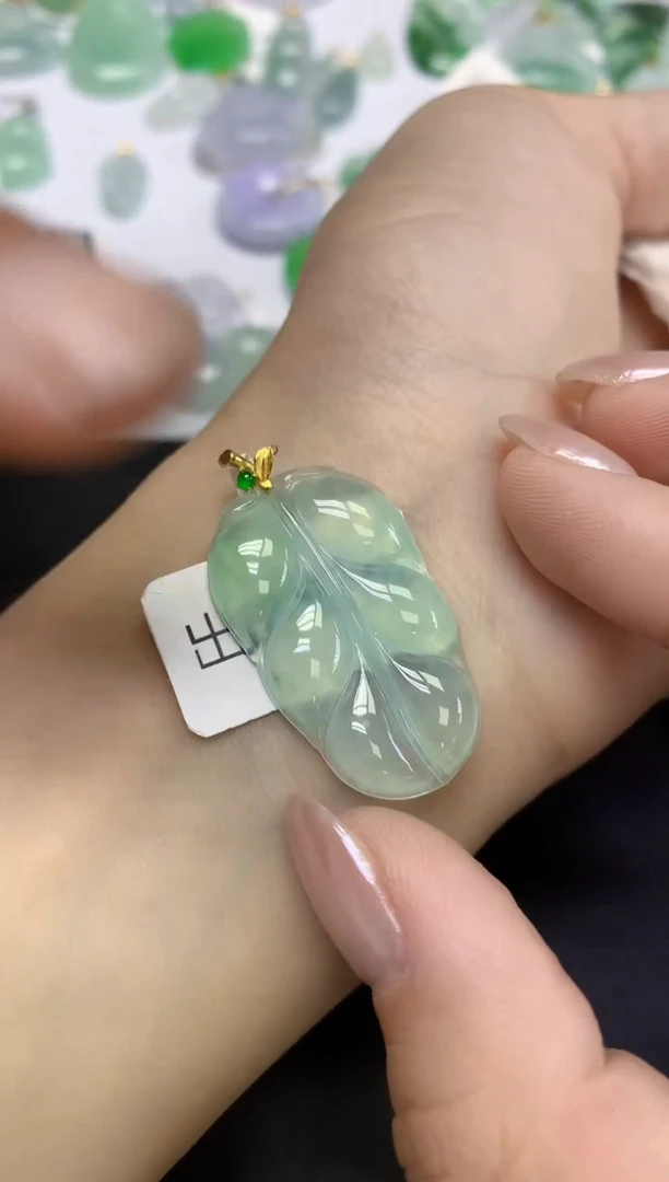 颈饰18K金镶嵌翡翠天然缅甸翡翠A货百元以上9元证书费自理