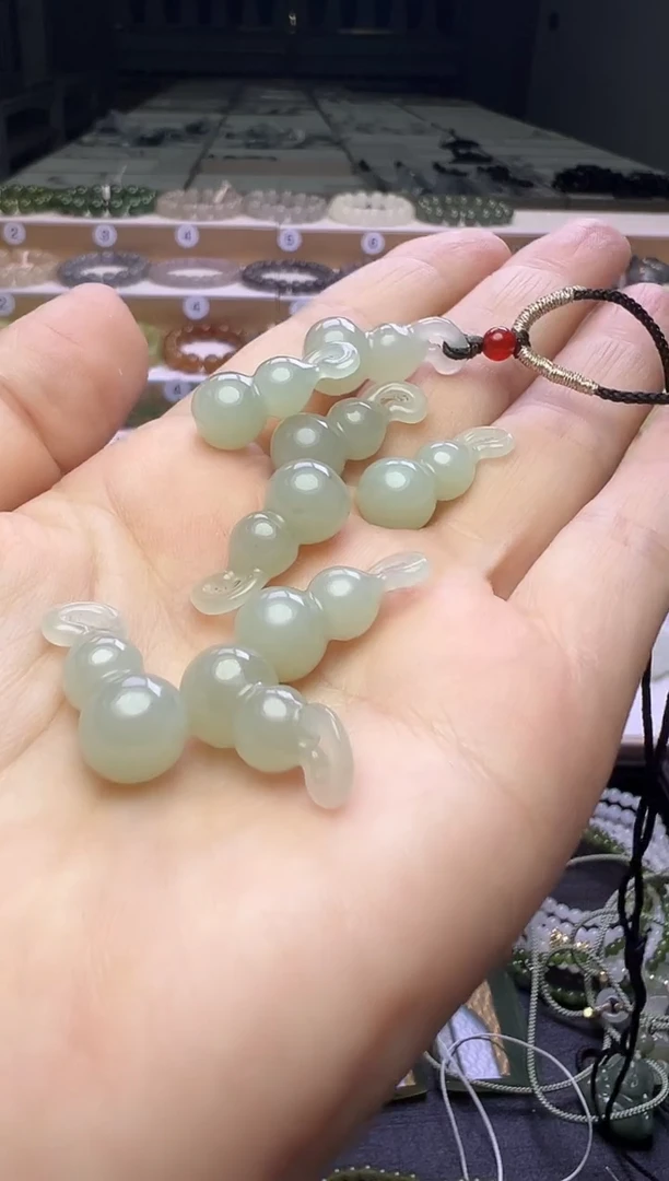 和田玉未镶嵌颈饰84号链接多样性发一（线挑先拍）