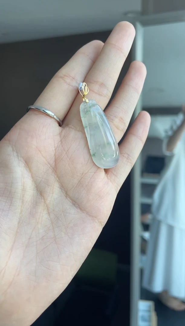 吊坠(不含链)18K金镶嵌翡翠R**?天然缅甸A货翡翠