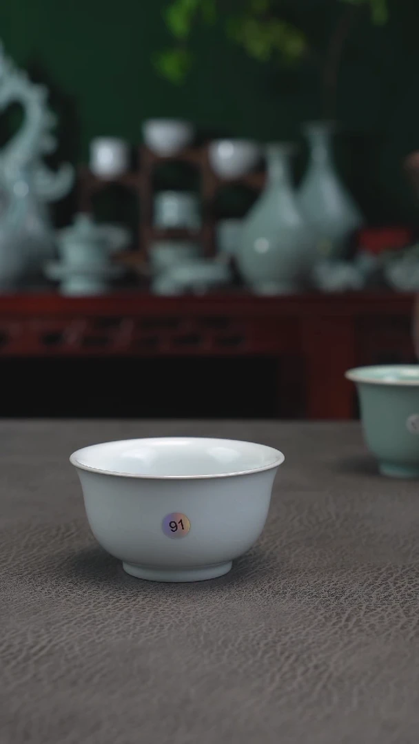 n****后91号月白压手杯微瑕福利~帆
