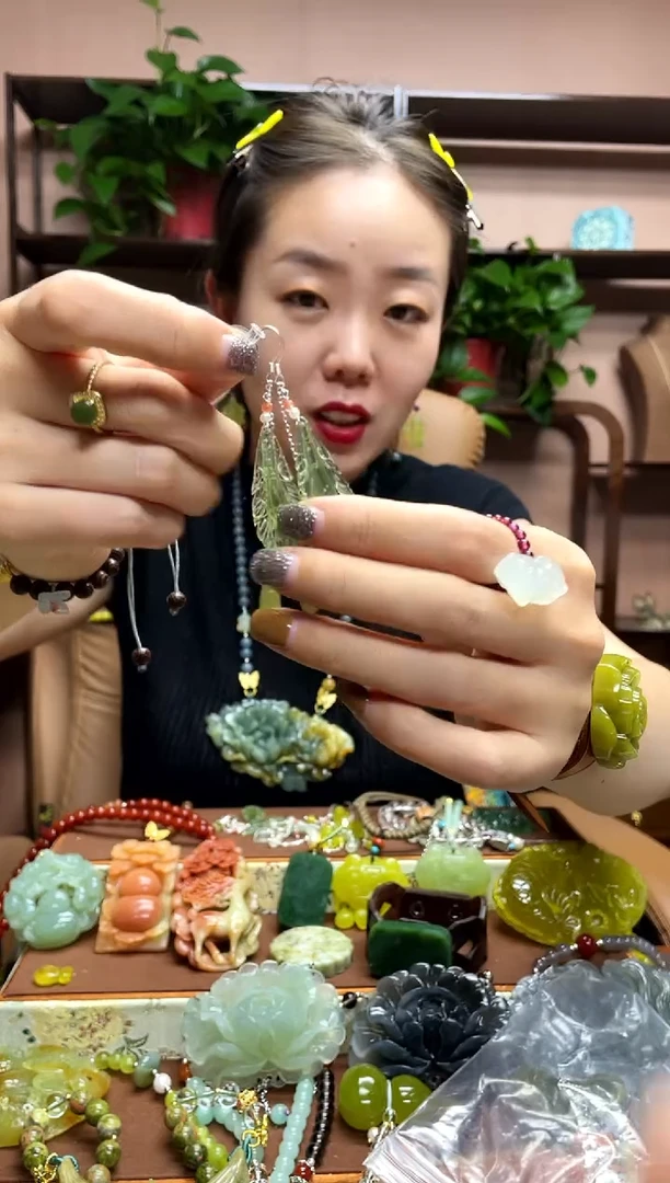 银S925镶嵌岫玉耳饰多样性发货发其中之一