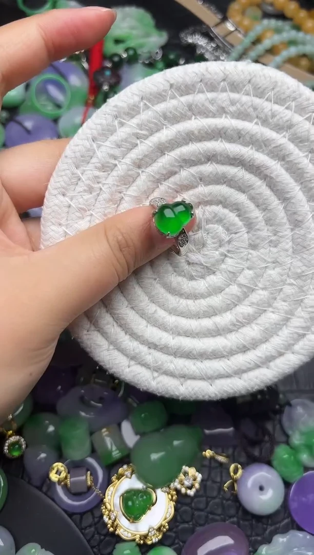 颈饰未镶嵌翡翠缅甸翡翠吊坠