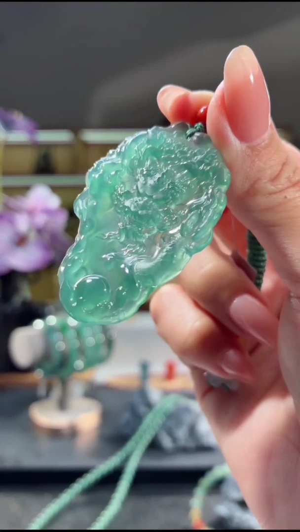 吊坠(不含链)未镶嵌翡翠龙牌