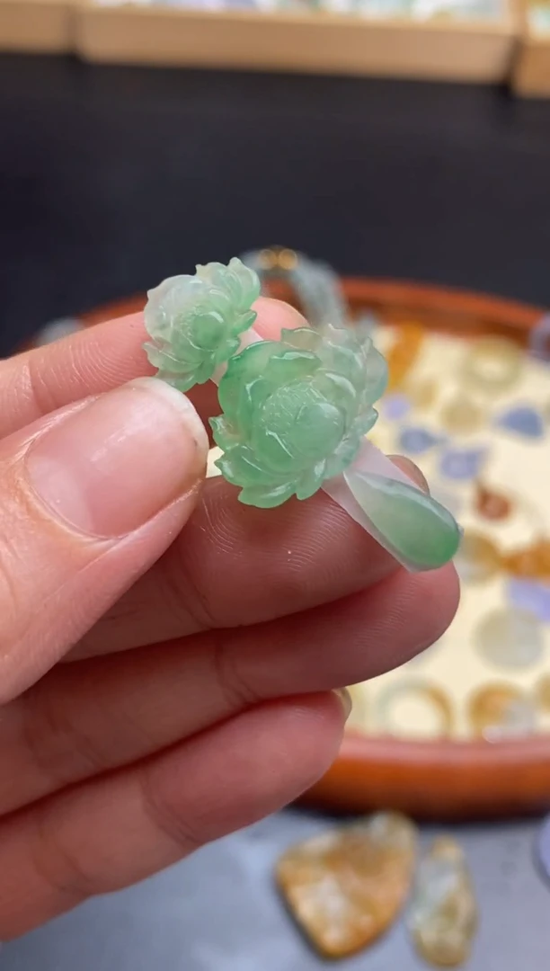 定制翡翠未镶嵌翡翠毛货~