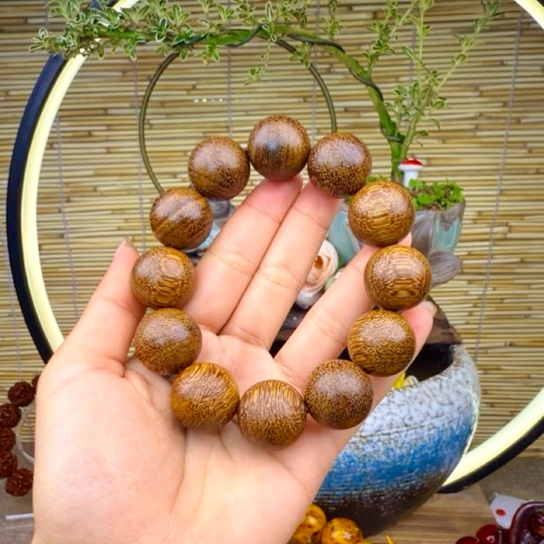 2.0  檀香木手串