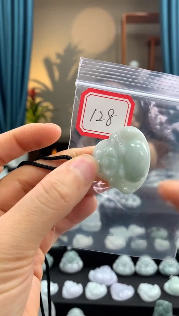 翡翠未镶嵌颈饰佛公128