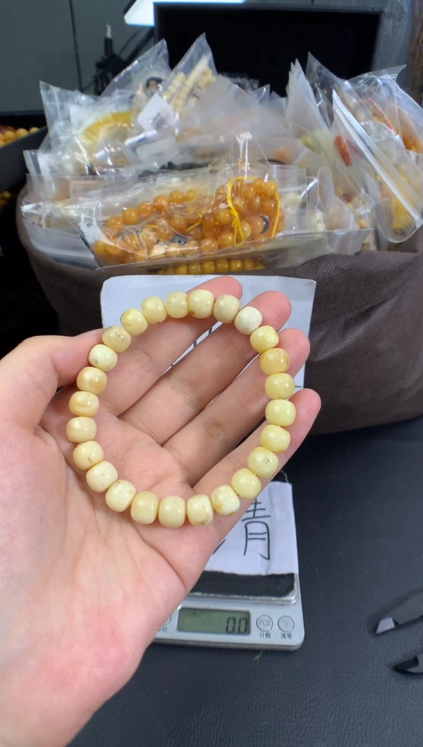 蜜蜡未镶嵌珠宝奇石29