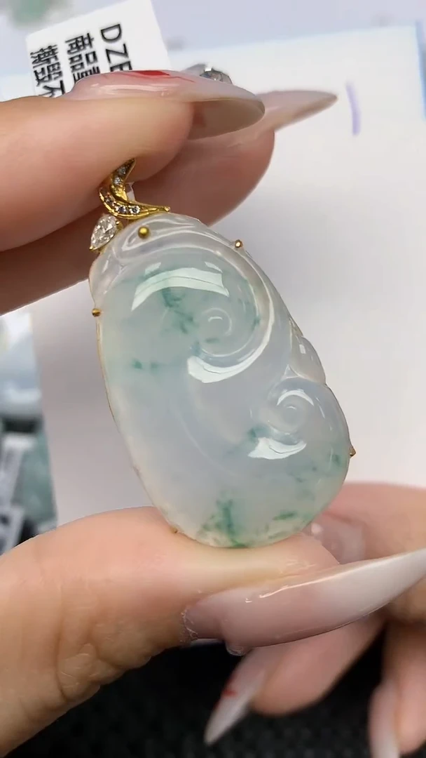 【闪购商品】翡翠颈饰18K金镶嵌天然翡翠A货