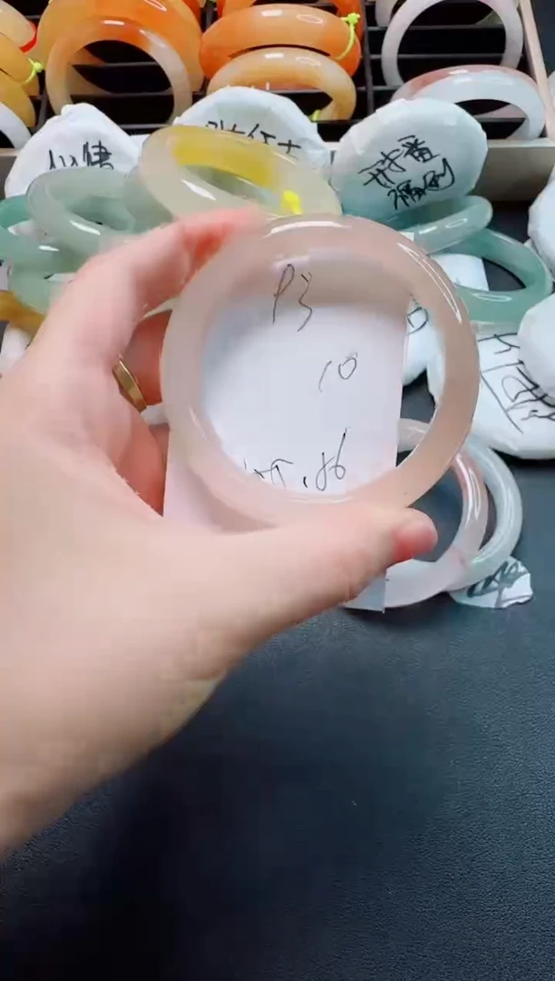 石英质玉手镯未镶嵌93