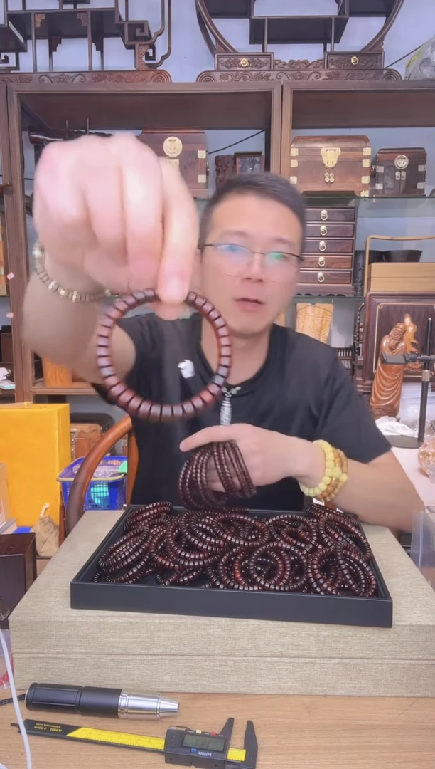 乌木类书架640血檀5*8药片珠单圈手串