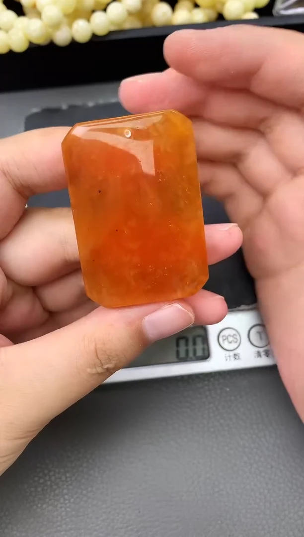 未镶嵌琥珀珠宝奇石78