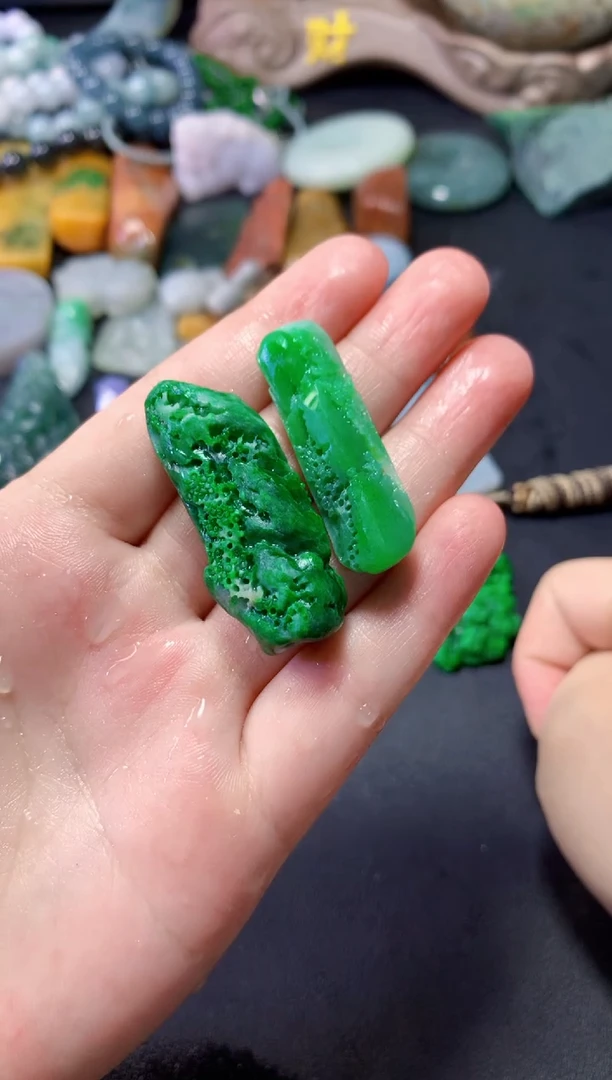 翡翠未镶嵌颈饰001天然翡翠