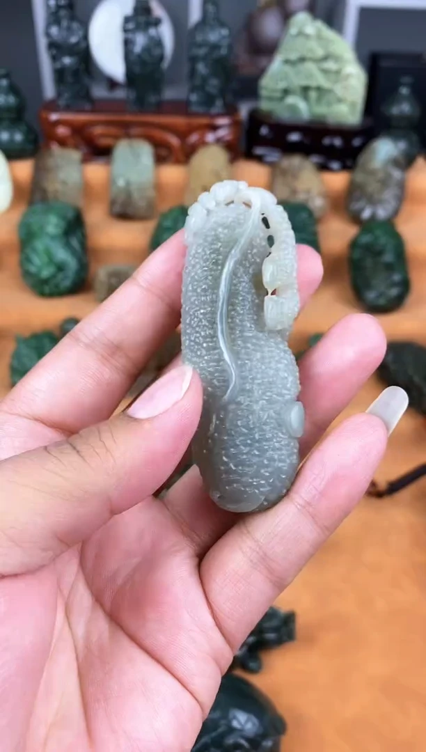 颈饰未镶嵌和田玉1
