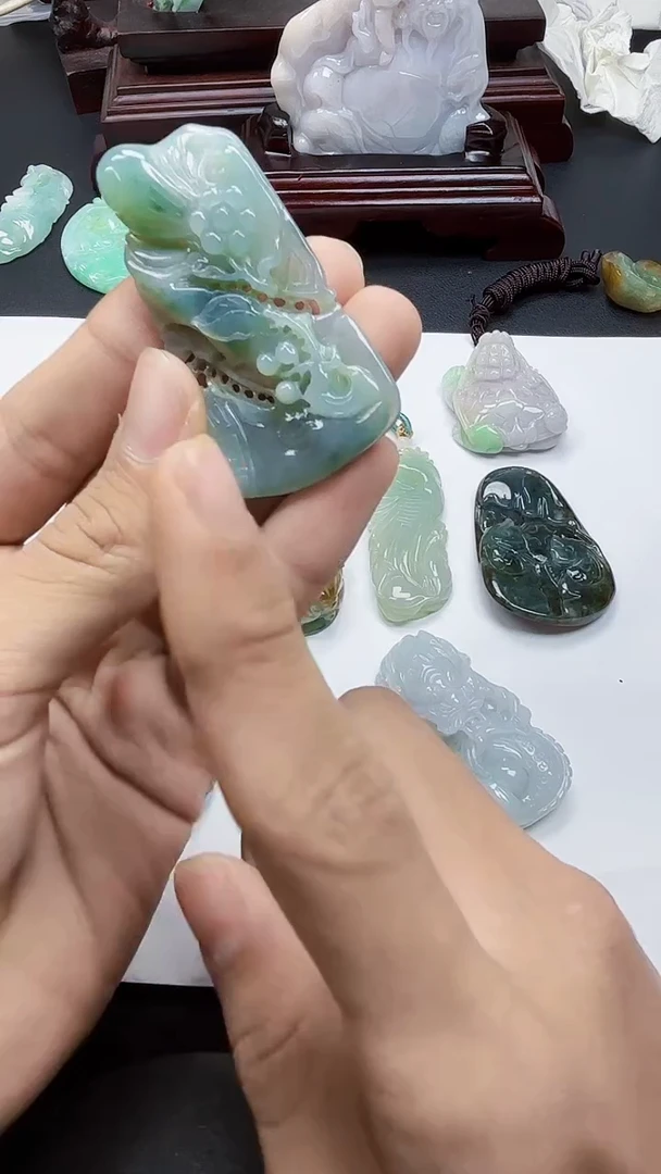 颈饰未镶嵌翡翠1