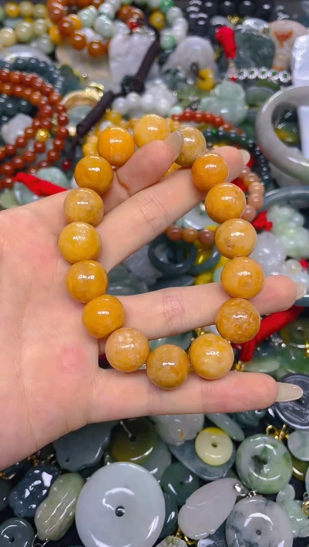 颈饰未镶嵌翡翠13MM/ J /翡翠A货，一件也是批发价