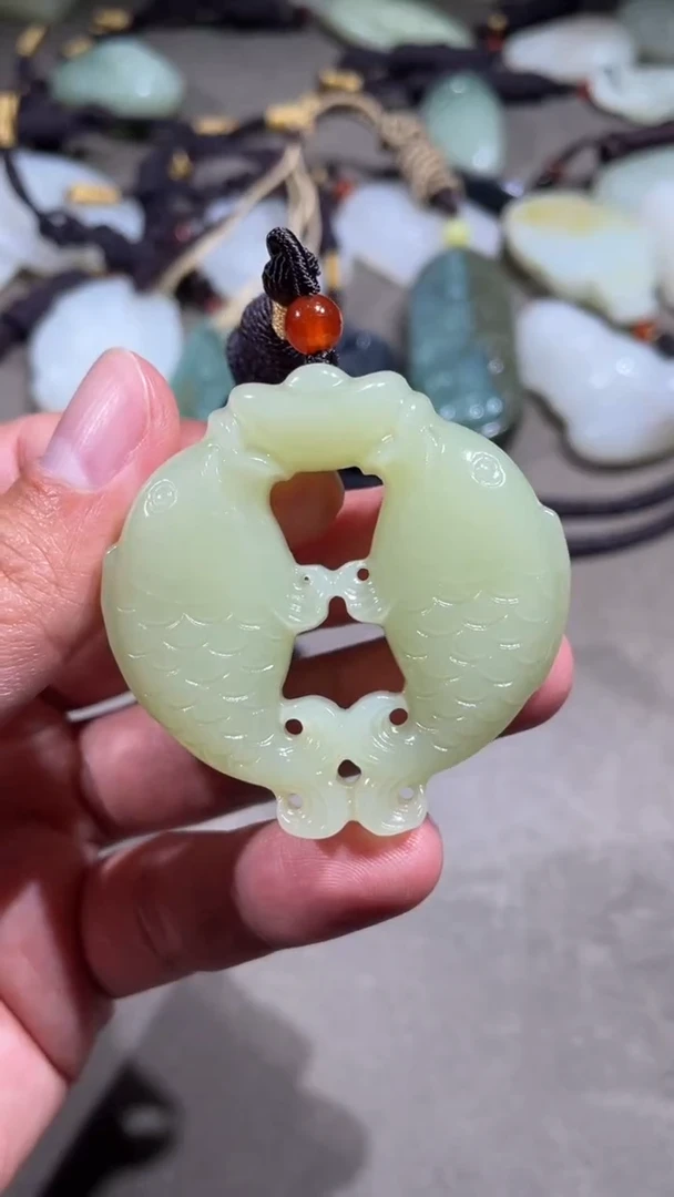 颈饰未镶嵌和田玉双鱼