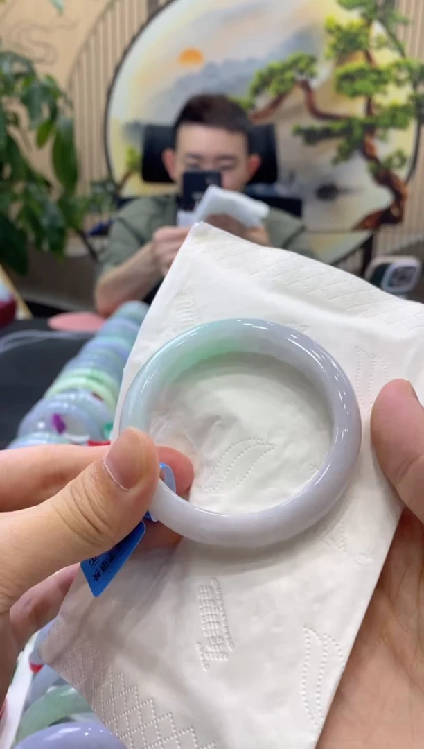 翡翠手镯未镶嵌9484