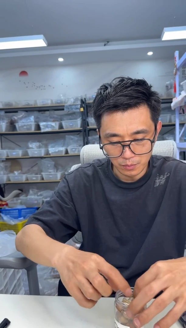 文玩核桃把件R****s君悦 34白狮子