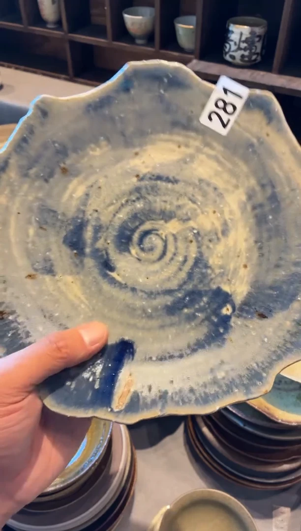 瓷片熊*呀281  微瑕粗陶蓝手工盘1个