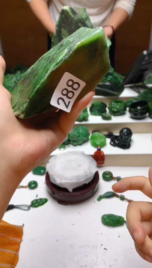 未镶嵌和田玉（碧玉）珠宝半成品288