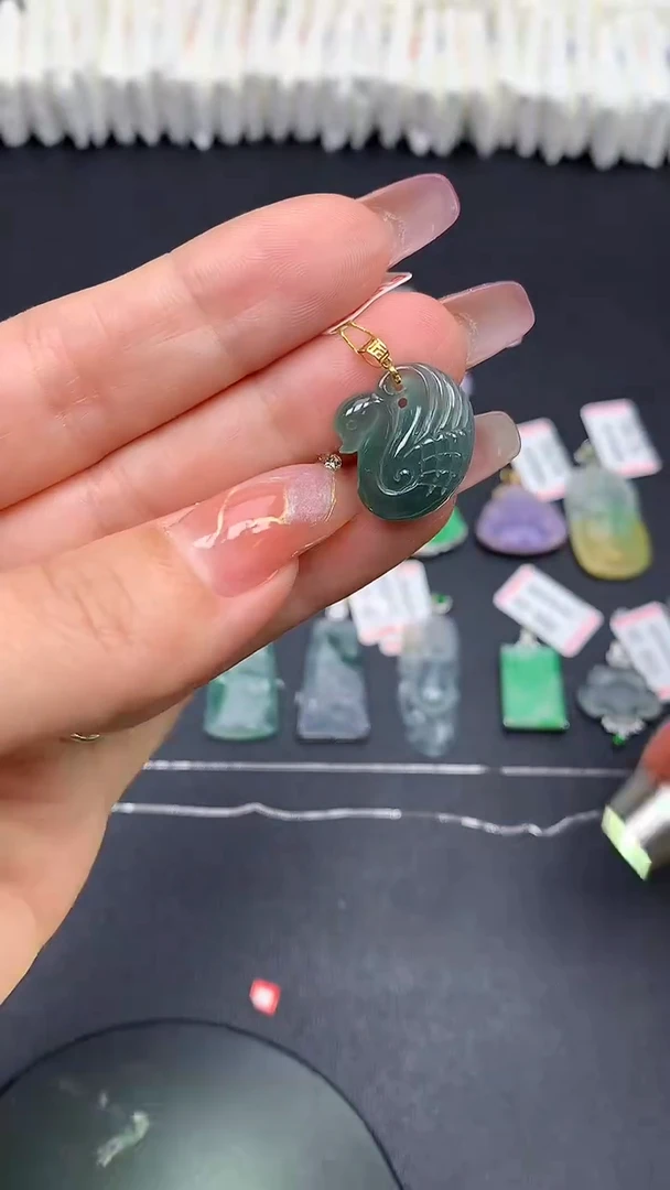 翡翠18K金镶嵌吊坠(不含链)MS190277