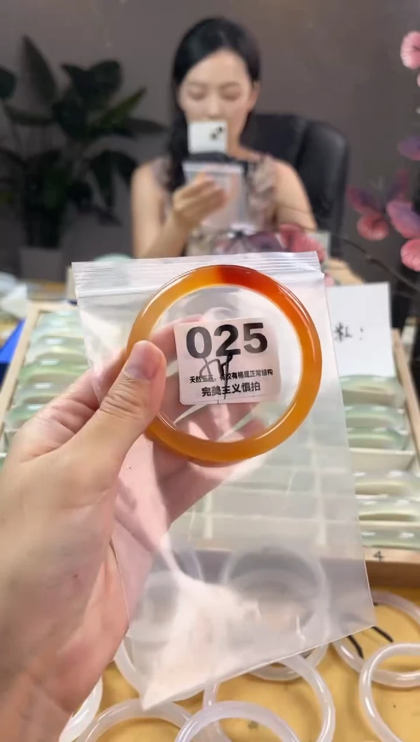 玛瑙/玉髓手镯未镶嵌025