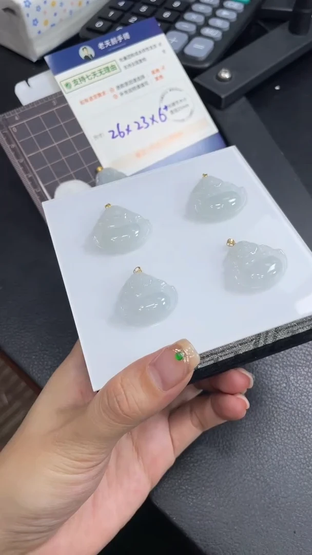 【闪购商品】翡翠颈饰18K金镶嵌翡翠佛公15/多样性发其一CP