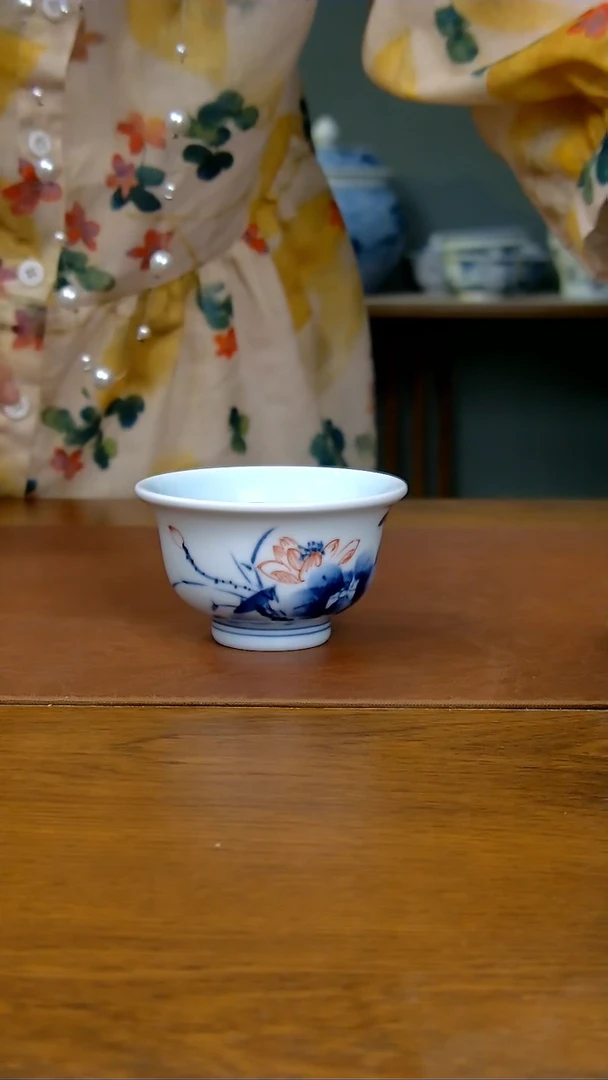 陶瓷写意荷花压手杯