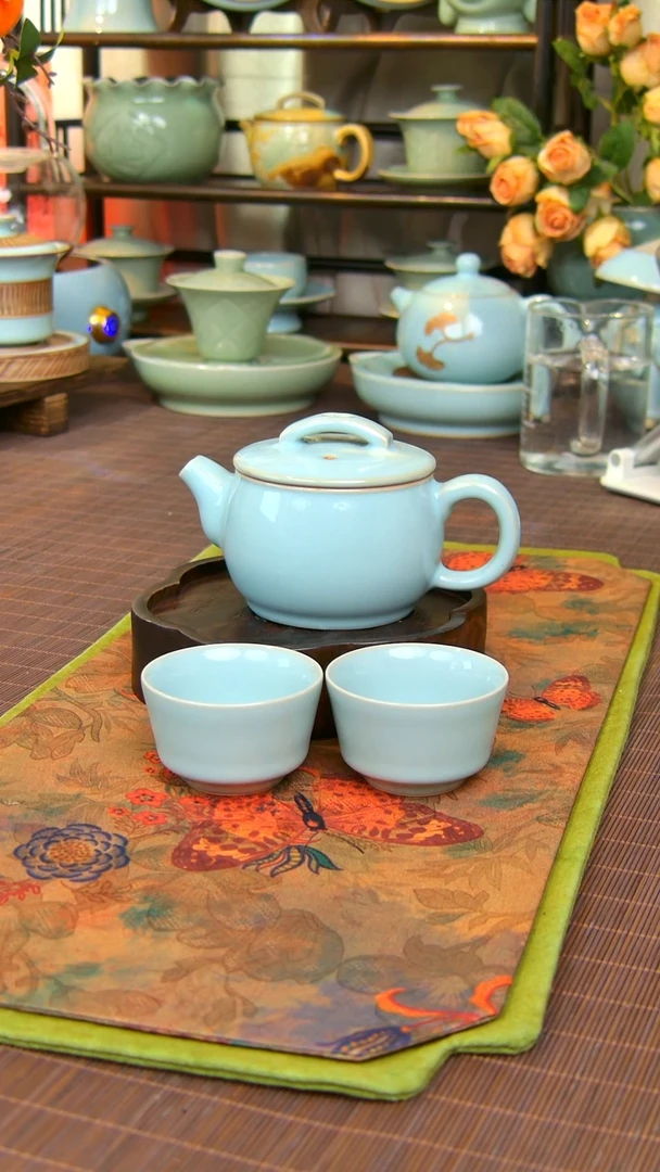 瓷片全手工天青色原矿汉瓦壶不完美