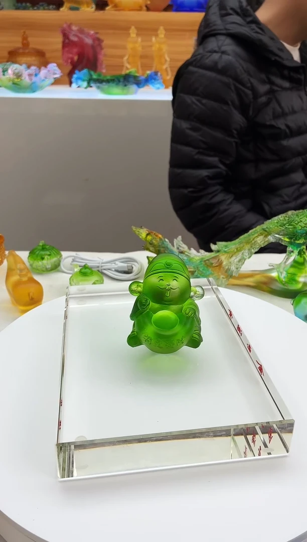 手工艺品琉璃财神绿色7*6公分