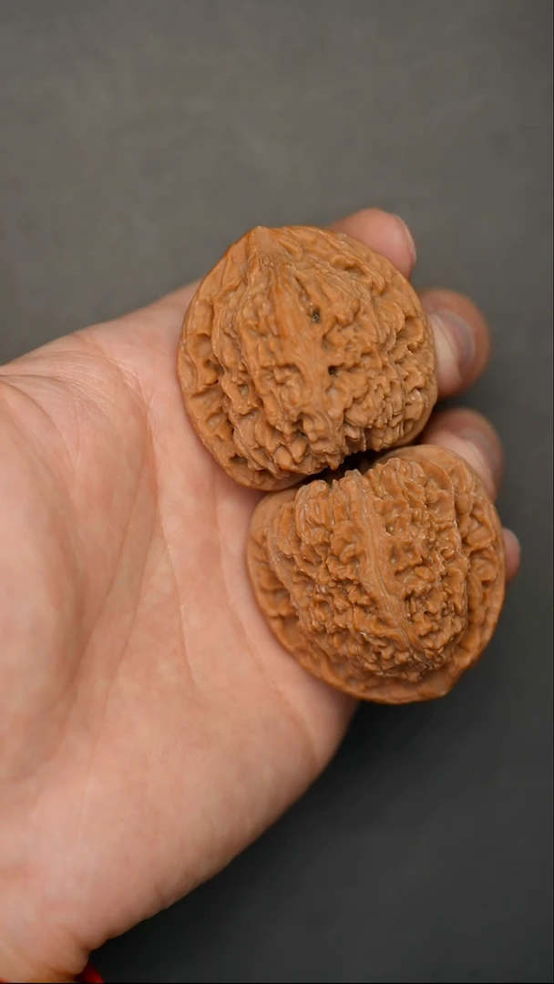 把件文玩核桃全品老树红皮南疆石42