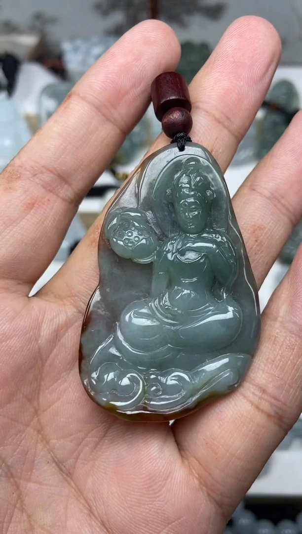 颈饰未镶嵌翡翠观音