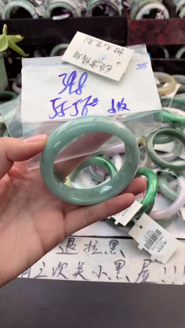 定制翡翠未镶嵌毛货需精细抛光+多人