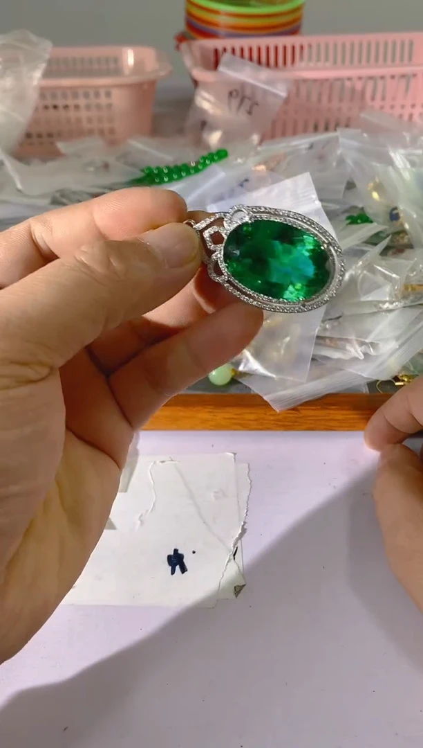 【闪购商品】水晶颈饰银S925镶嵌X110红宝，蓝宝，多样性发一件赠链